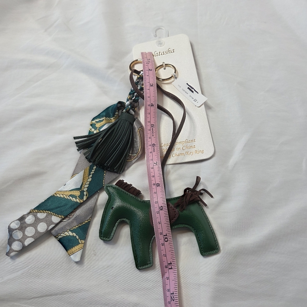 Natasha Green Horse Key Ring Charm Keychain - Picture 6 of 8